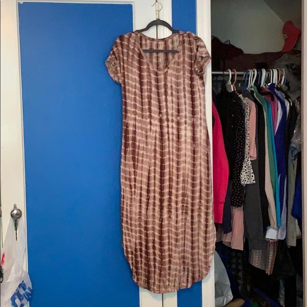 Brown and white tie dye dress.